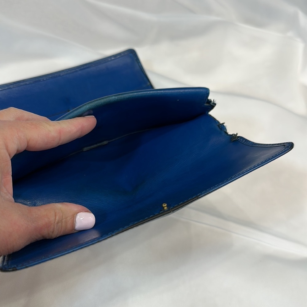 Louis Vuitton was blue Epi wallet fixer upper as is now it’s black,I repainted - Picture 12 of 16